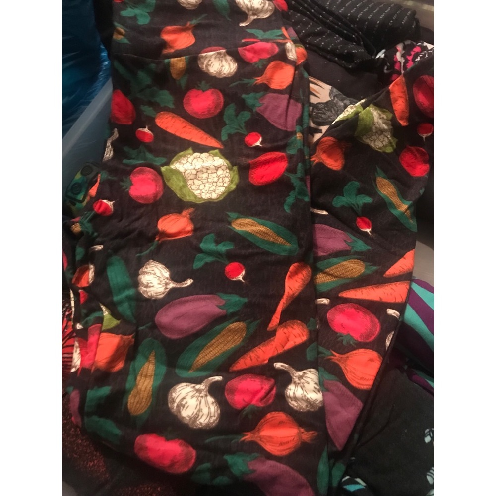 Lularoe OS NWOT Vegetable Leggings